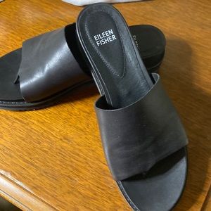 New Eileen Fisher Duet leather thong slide